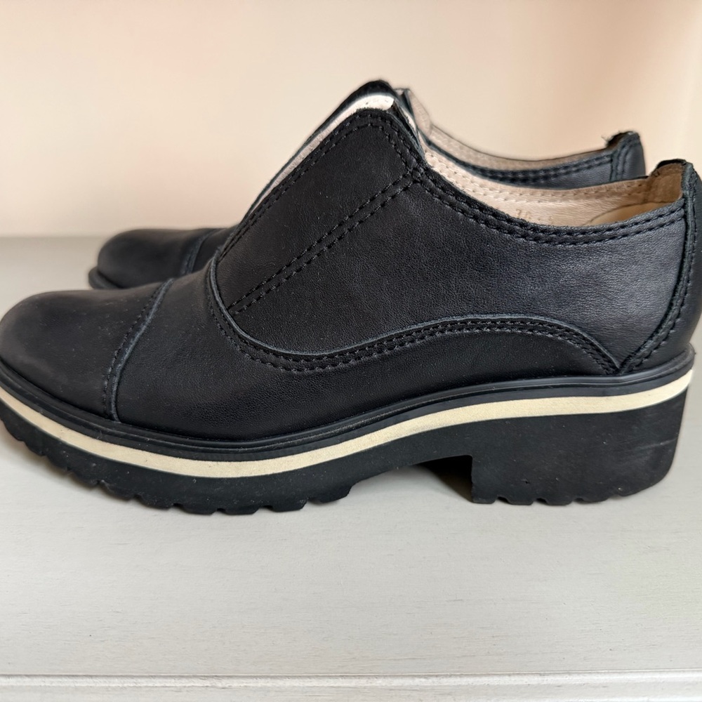 Women's Black Slip-On Chunky Heel Loafer
